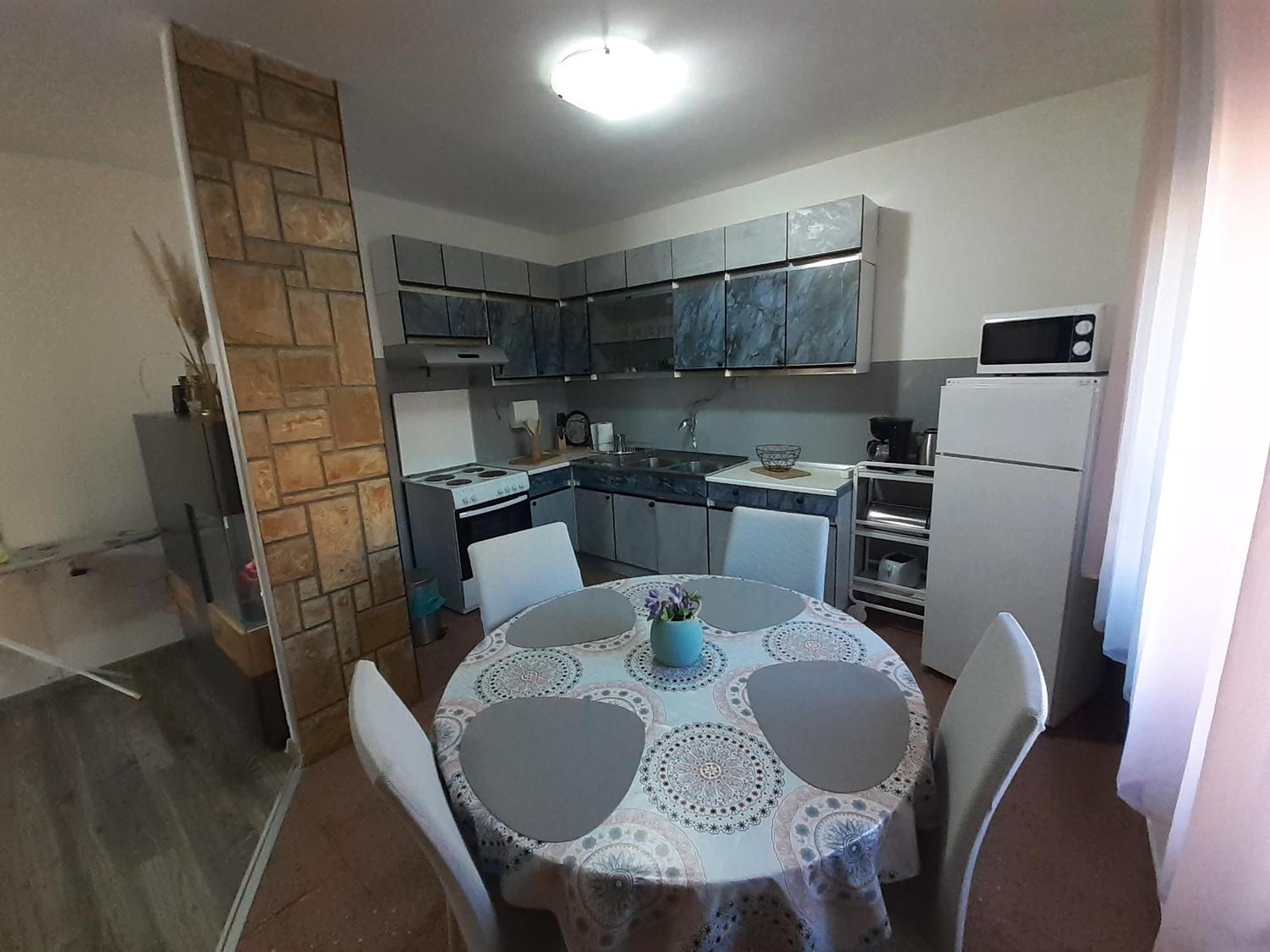 Tomislav Apartment Сен Екстериор снимка