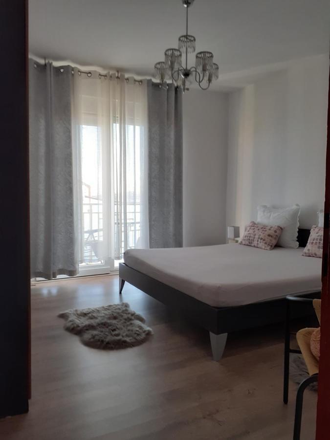Tomislav Apartment Сен Екстериор снимка